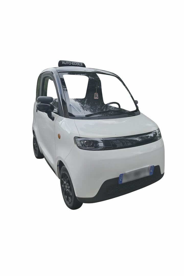 voiture sans permis auto école trois quart droit
