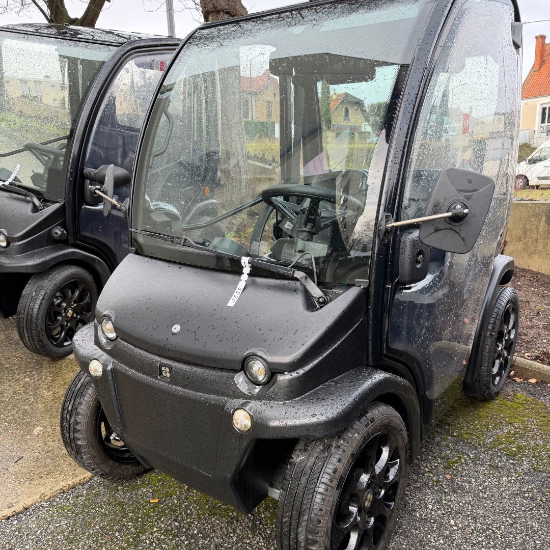 Biro small trois quart avant gauche