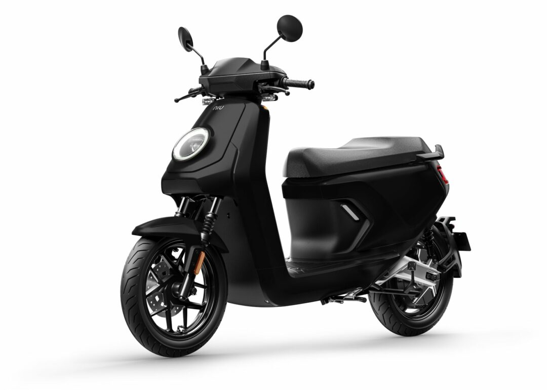 MQi GT 100_Left 45_Black