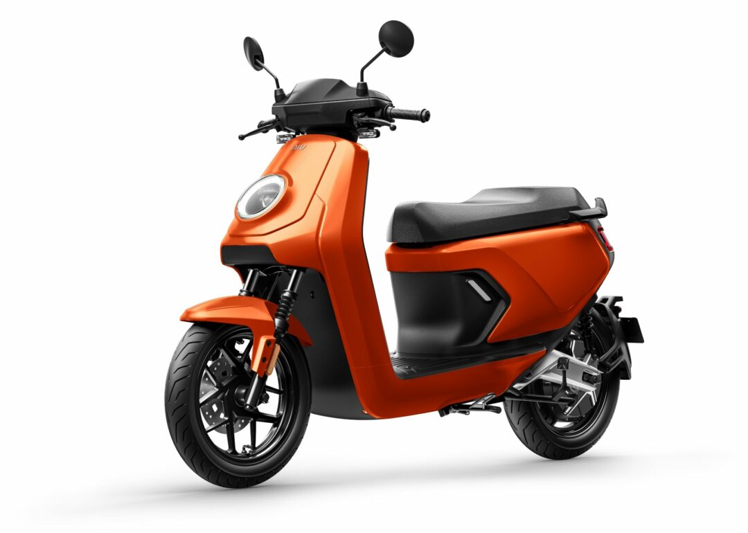 MQi GT 100_Left 45_Orange