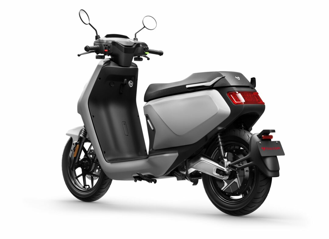 MQi GT 100_Rear 45 Left_Gray