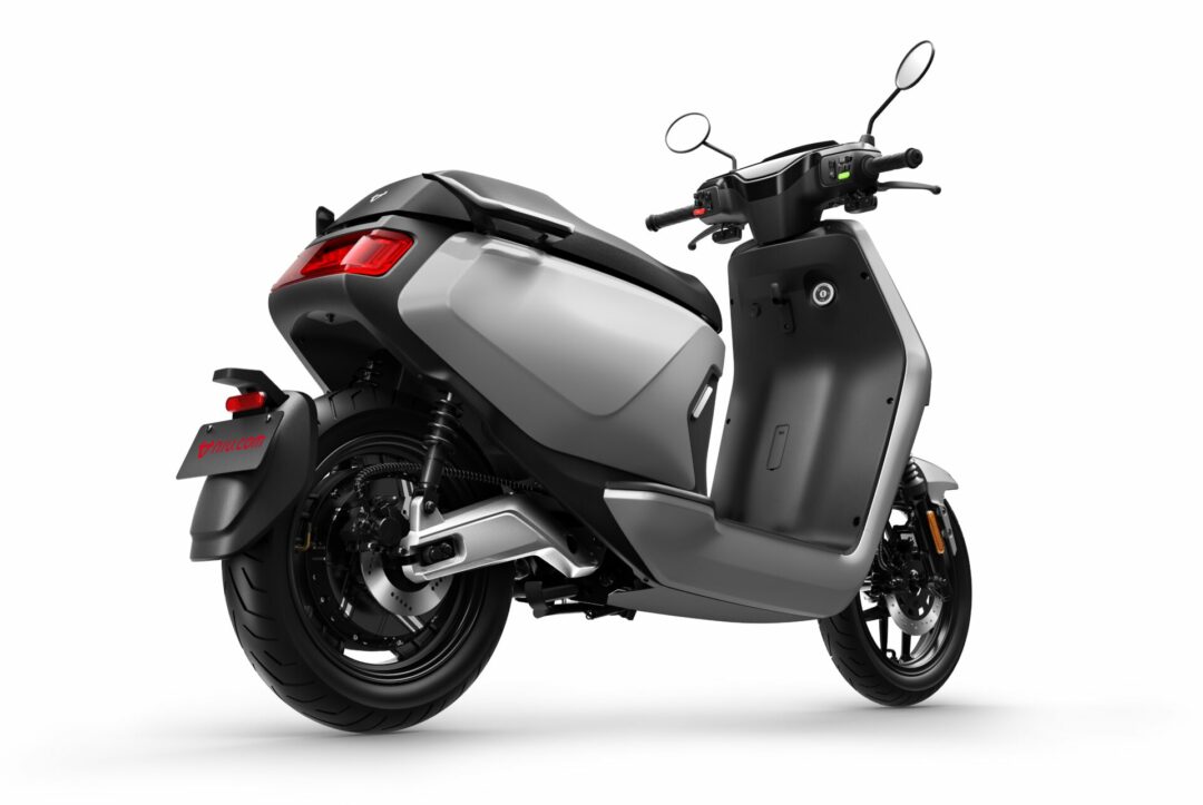 MQi GT 100_Rear 45 Right_Gray