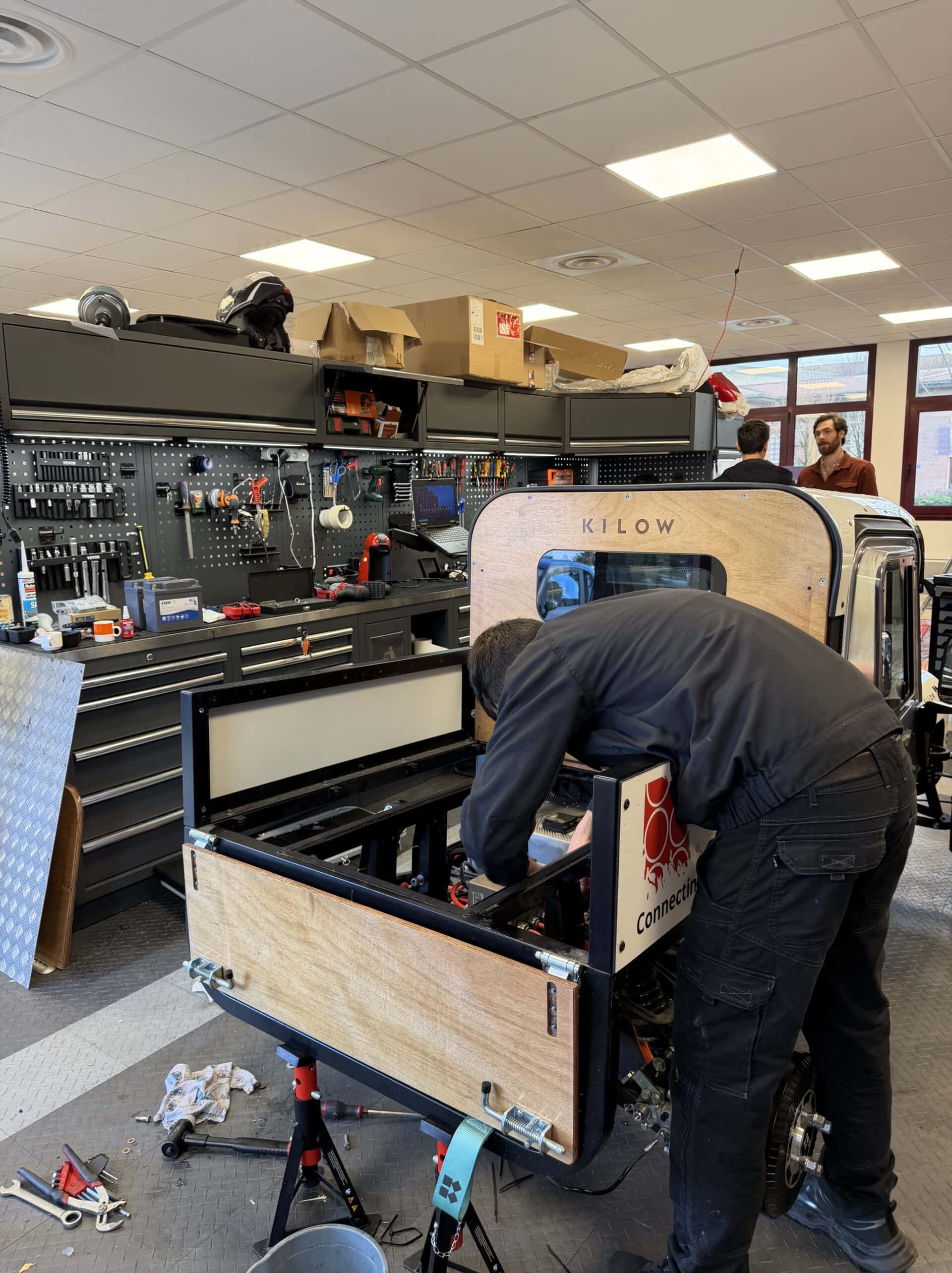 Showroom VoltandGo voitures sans permis électriques et scooters
