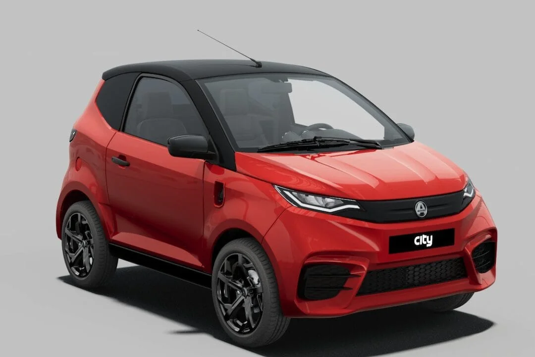 AIXAM e-City Sport rouge – voiture sans permis électrique occasion 0 km – vue de trois quarts avant