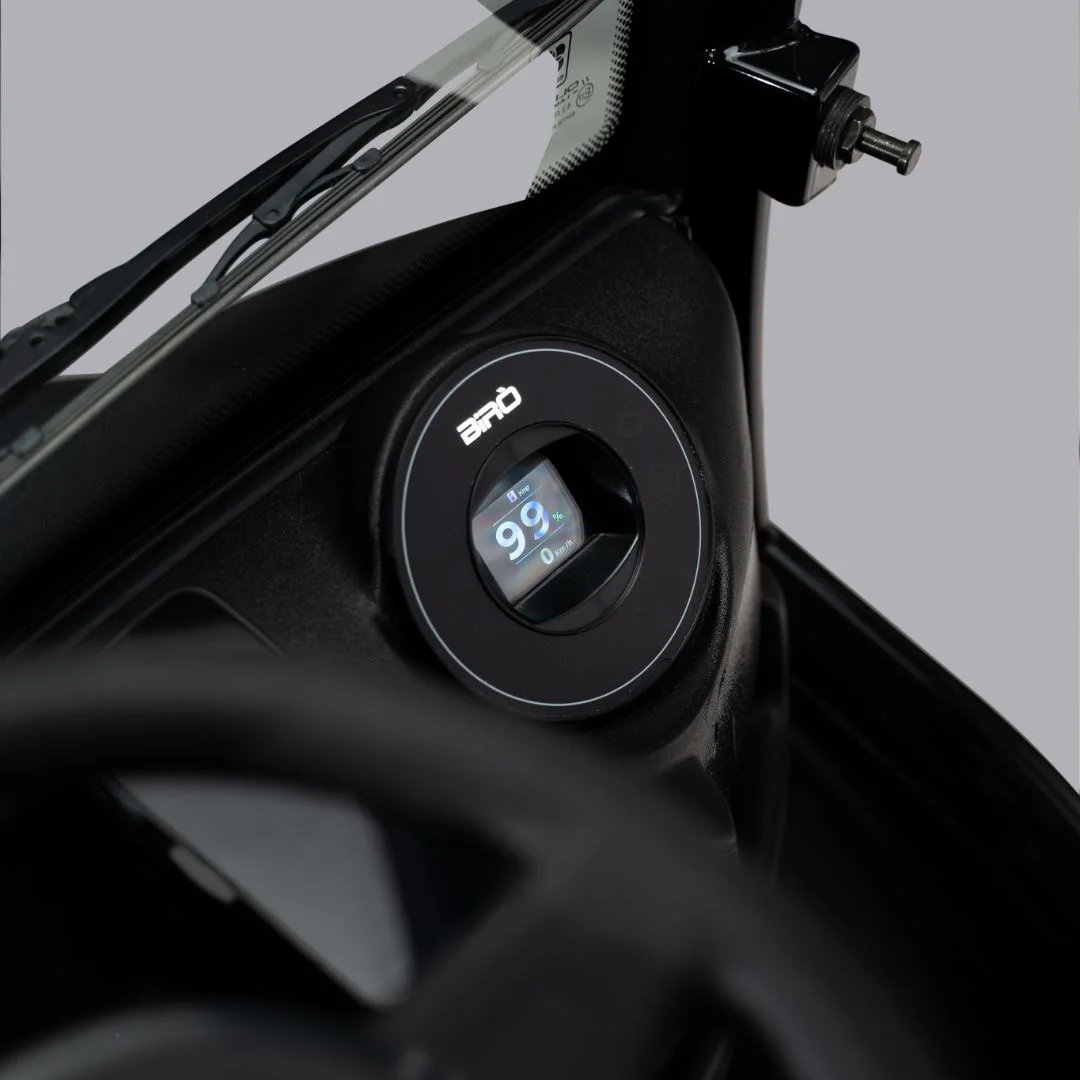 Location Biro – voiture sans permis électrique en Île-de-France – détail roue et carrosserie