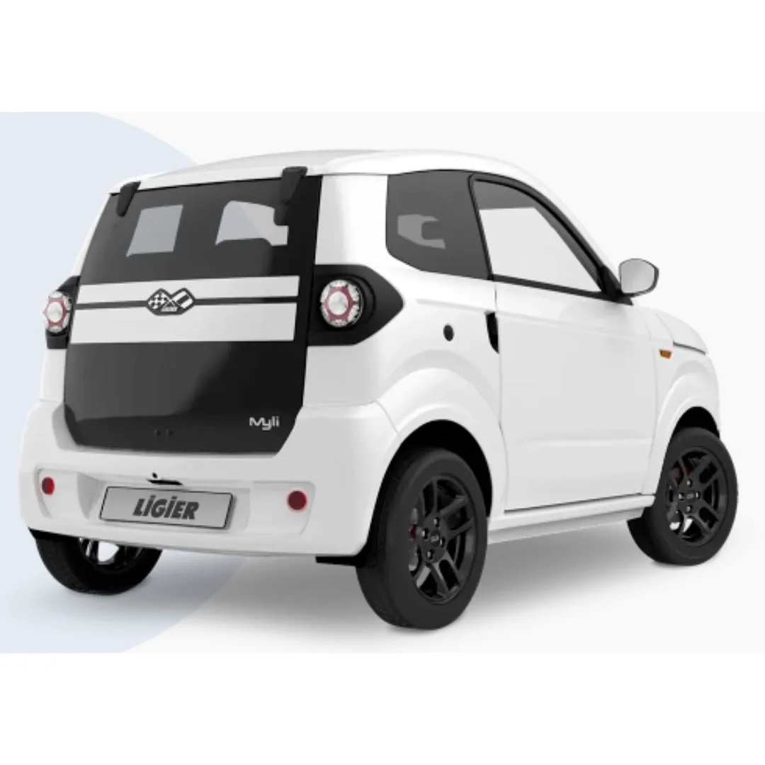 LIGIER MyLi MAX REVO D+ – voiture sans permis électrique – vue de trois quarts arrière, blanche
