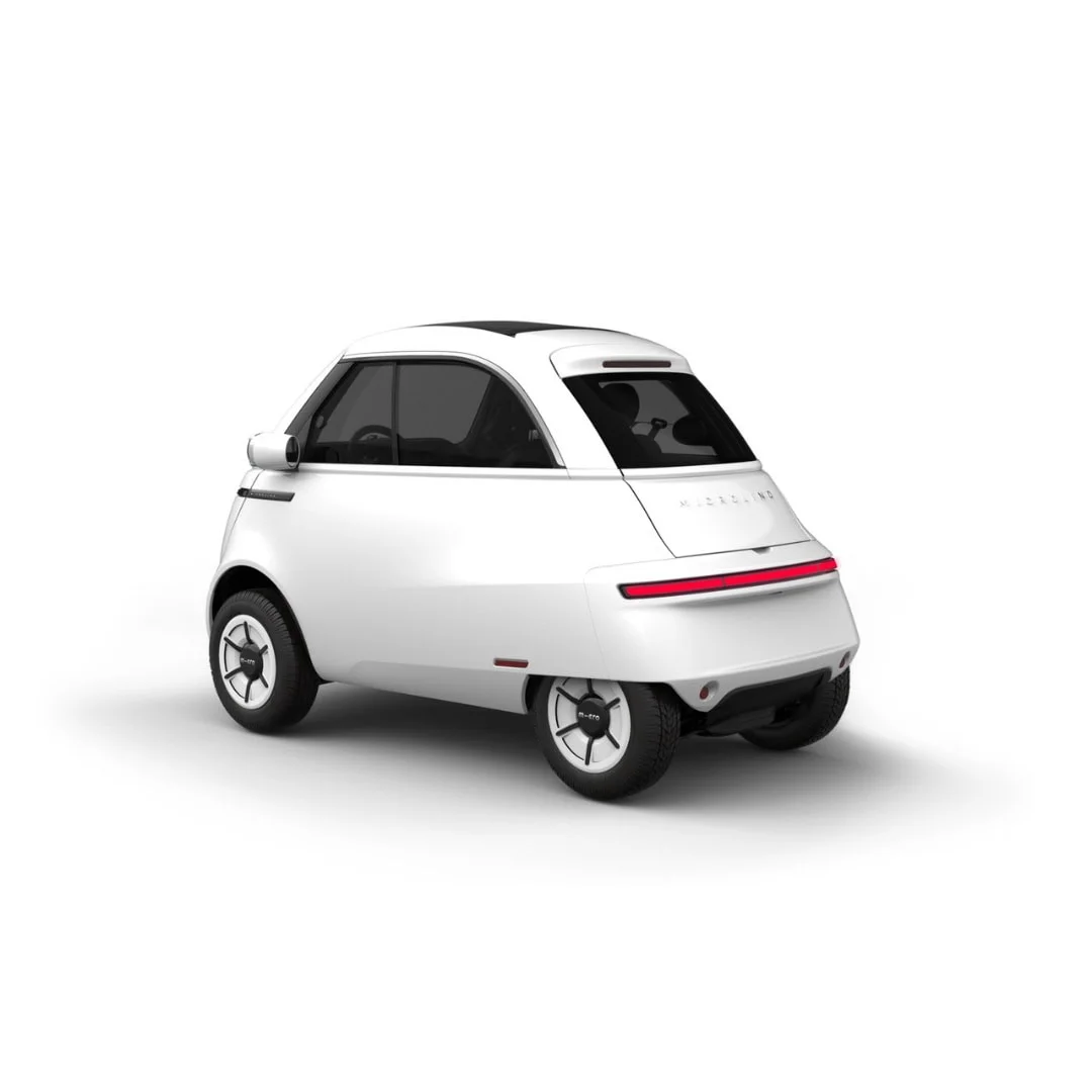 Location MICROLINO 3 mois – voiture électrique permis B1 blanche – vue de profil