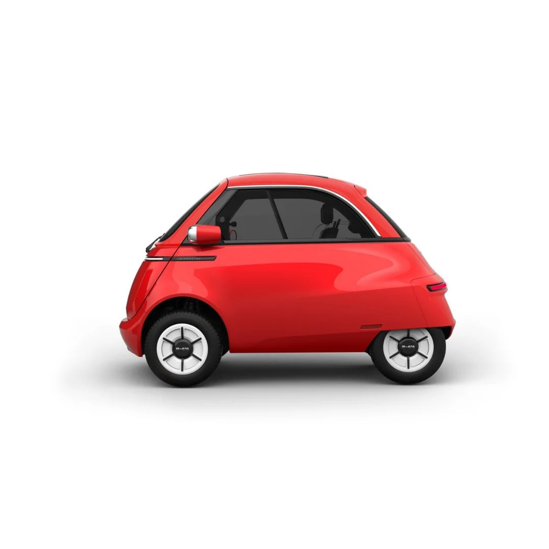 MICROLINO – voiture électrique permis B1 – vue de profil rouge, autre angle