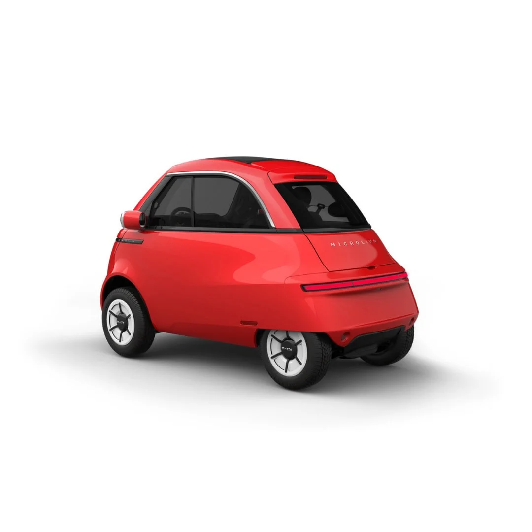 MICROLINO – voiture électrique permis B1 – vue de trois quarts arrière rouge, autre angle