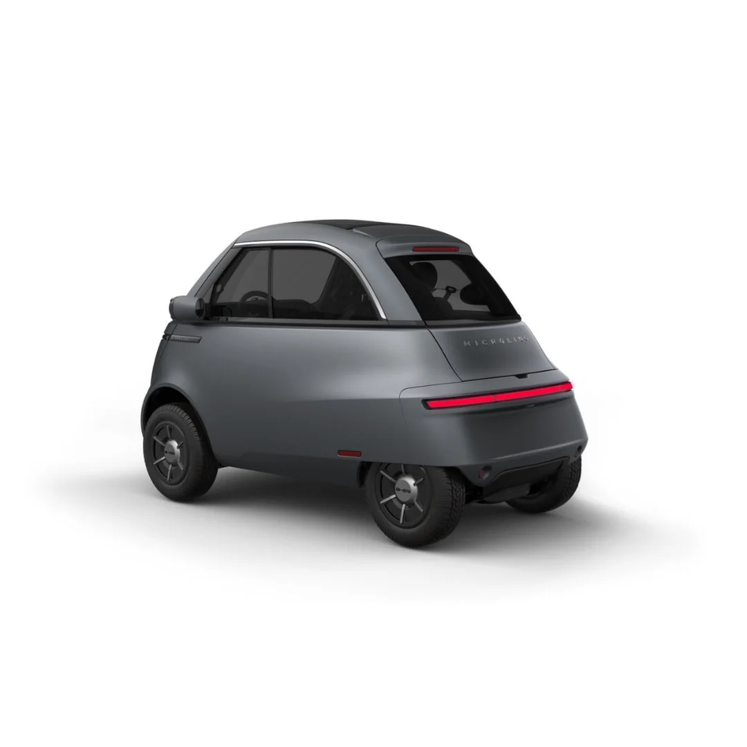 MICROLINO – voiture électrique permis B1 – vue de trois quarts arrière, grise