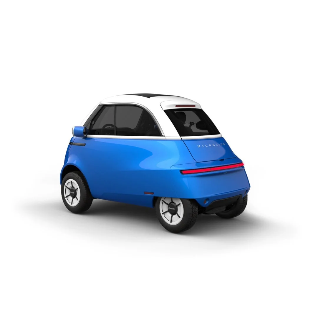 MICROLINO – voiture électrique permis B1 – vue de trois quarts arrière, bleu clair