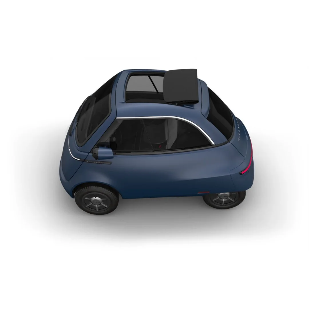 MICROLINO – voiture électrique permis B1 – vue de trois quarts arrière, bleu marine