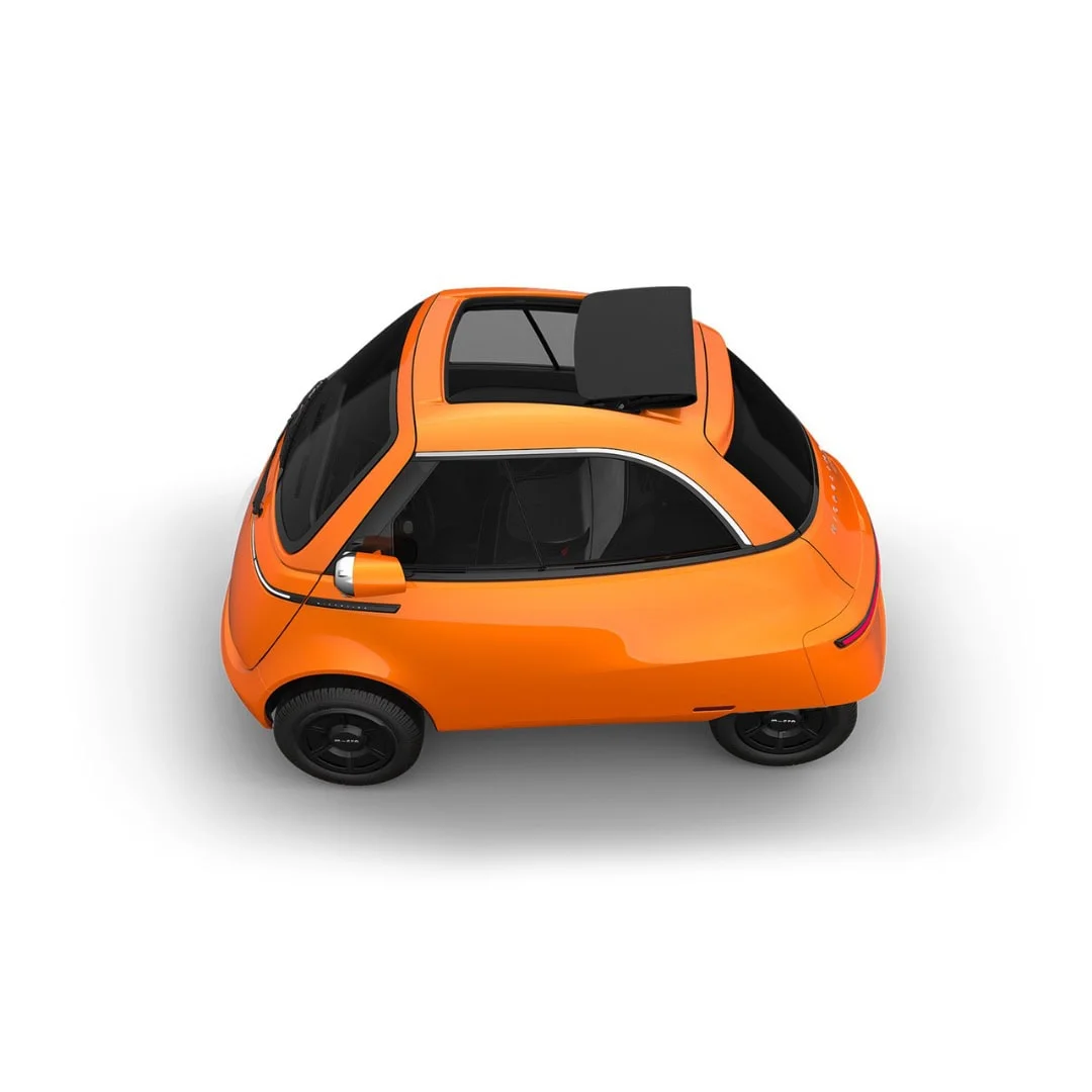 MICROLINO L7 90 km/h orange occasion 2023 4 490 km – voiture électrique permis B1 – vue arrière en studio