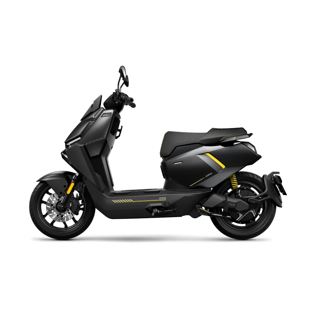NIU FQiX 300 – scooter électrique 125 cm3 – vue de trois quarts avant, noir