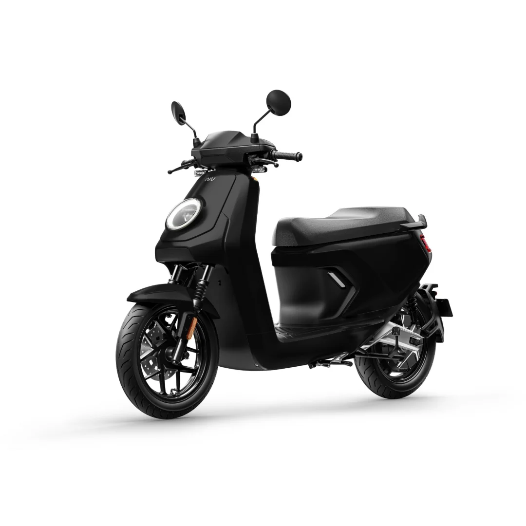 NIU MQi GT 100 – scooter électrique 125 cm3 – vue de trois quarts avant, gris