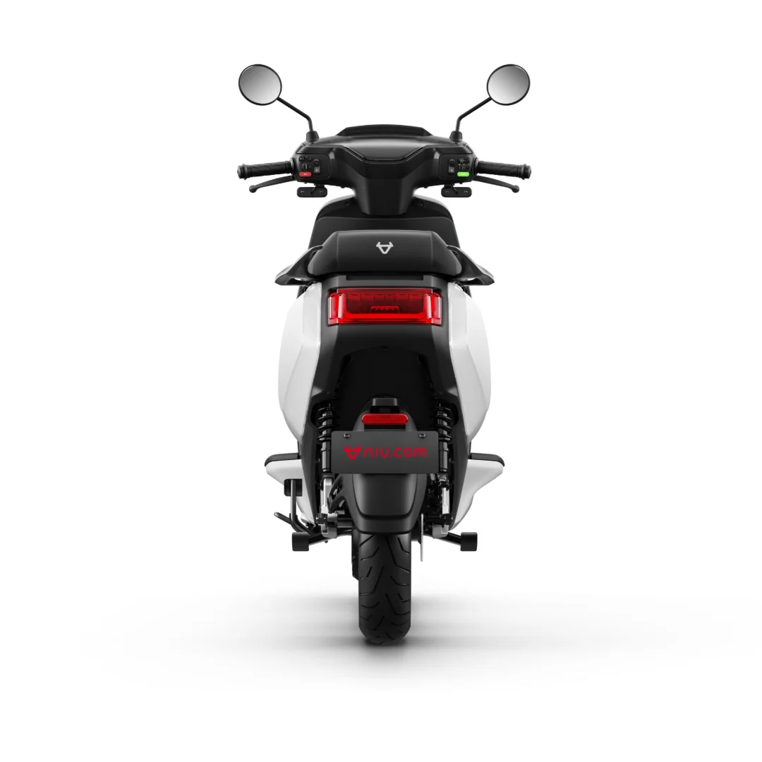 NIU MQi GT 100 – scooter électrique 125 cm3 – vue arrière, blanc