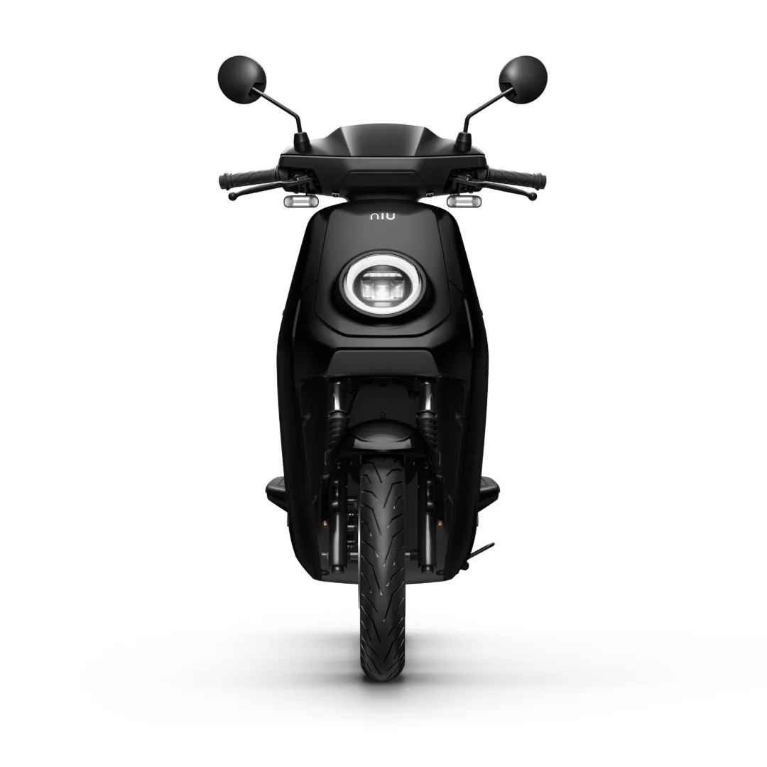 NIU MQi GT 100 – scooter électrique 125 cm3 – vue de face, noir