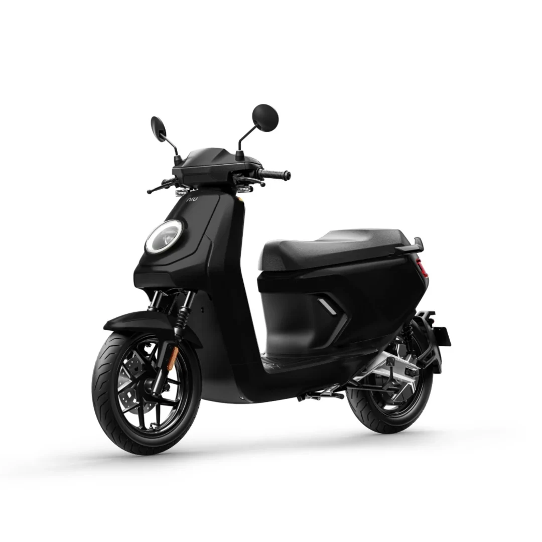 NIU MQi GT 100 – scooter électrique 125 cm3 – vue de trois quarts avant, gris