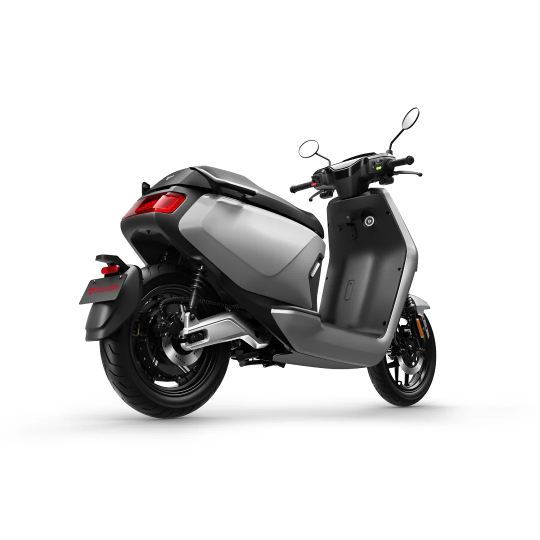 NIU MQi GT 100 – scooter électrique 125 cm3 – vue arrière