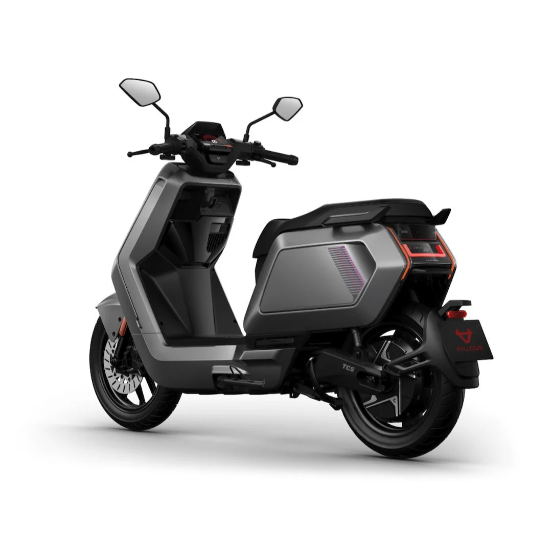 NIU NQiX 500 gris – scooter électrique 125 cm3 – vue de profil