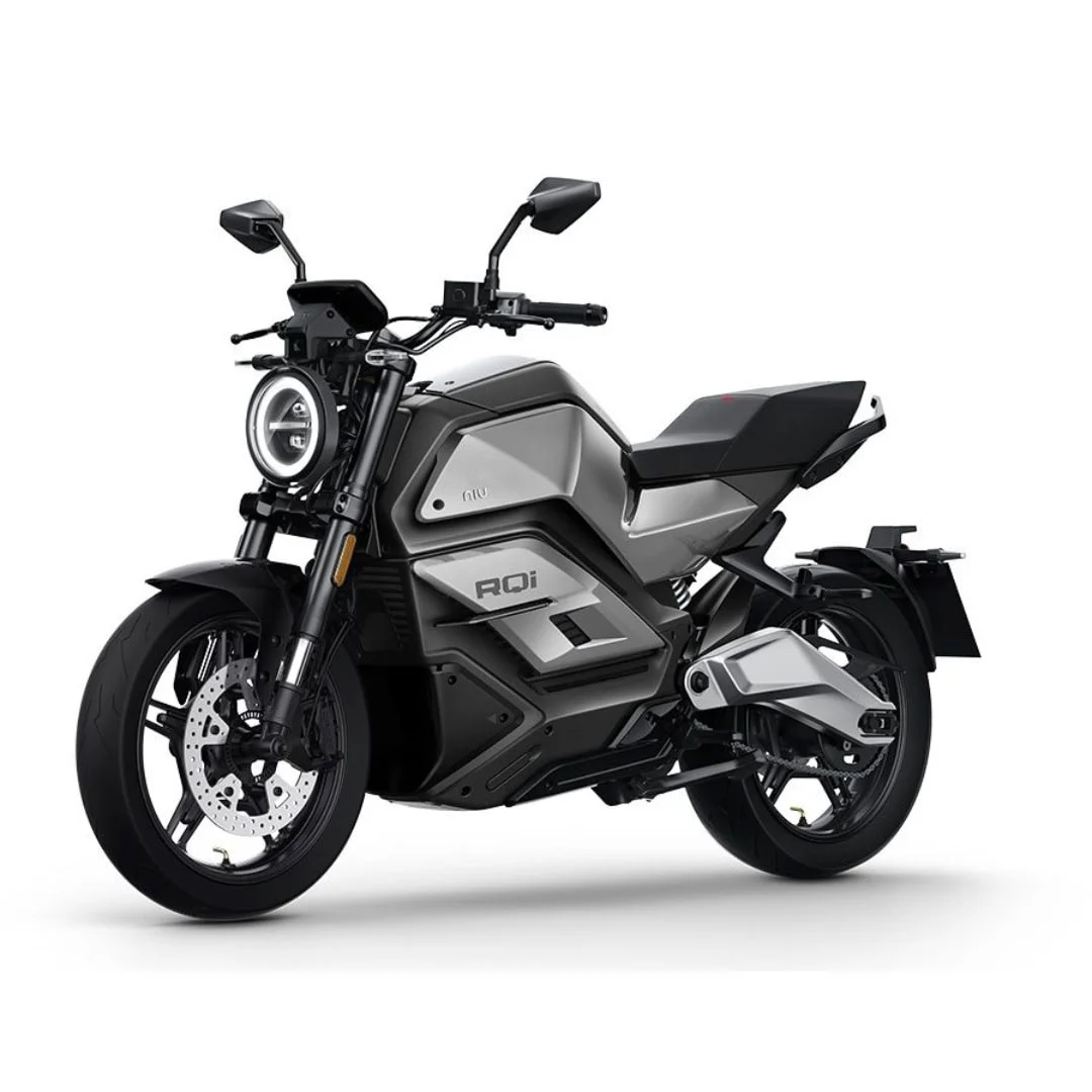 NIU RQi Sport – moto électrique 125 cm3 – vue de trois quarts avant, gris