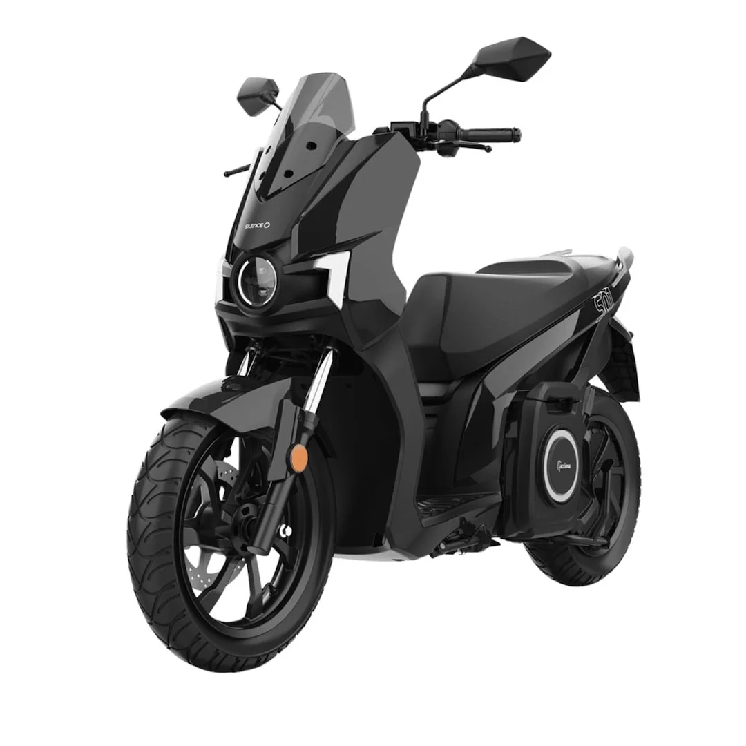SILENCE S01 – scooter électrique 125 cm3 – vue de trois quarts avant, noir