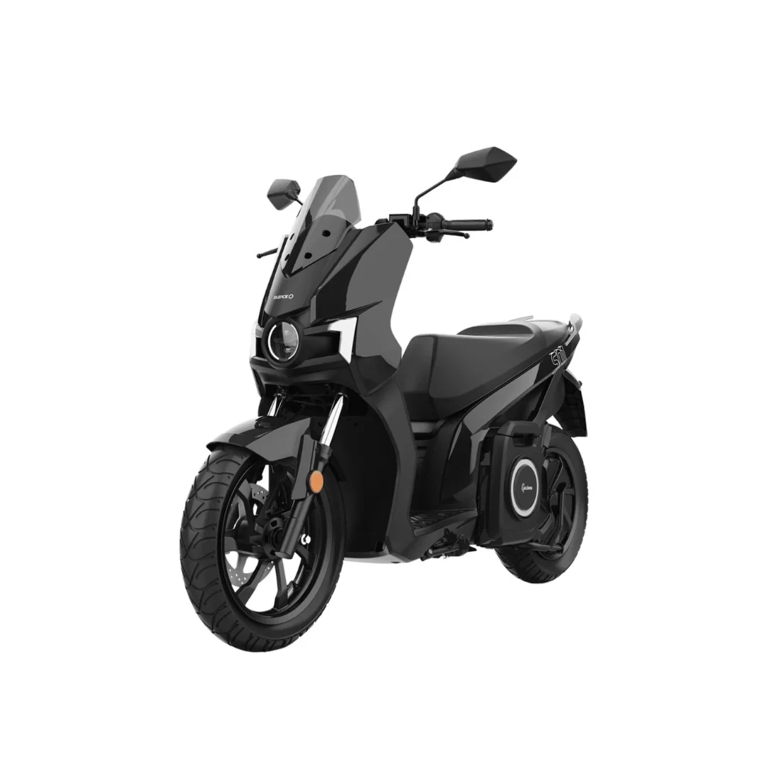 SILENCE S01 – scooter électrique 125 cm3 – vue de trois quarts avant, noir