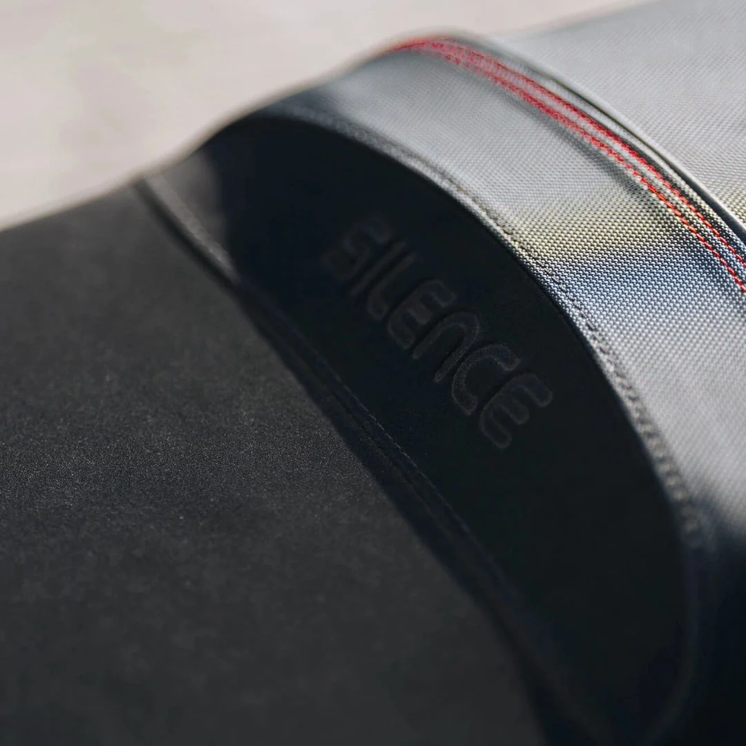 SILENCE S01+ – scooter électrique 125 cm3 – selle brodée Silence