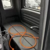 SIMPLICI S1 noire promo – voiture sans permis électrique – intérieur et porte ouverte