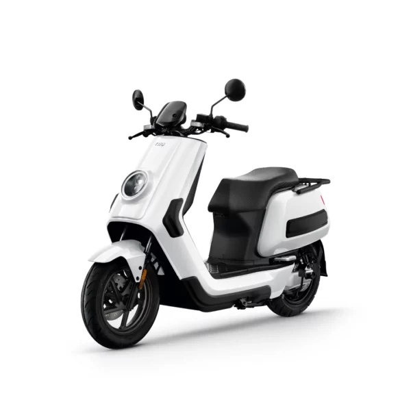 NIU - NQi Cargo blanc – vue 3/4 avant