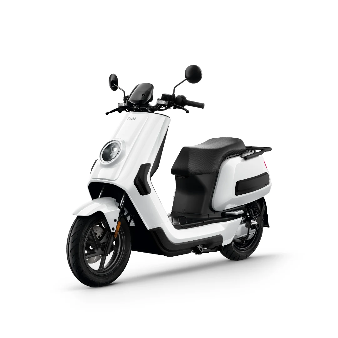 NIU - NQi Cargo blanc – vue 3/4 avant